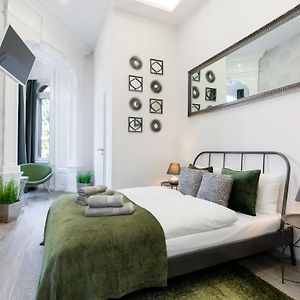 Kamer met een Queen Size Bed